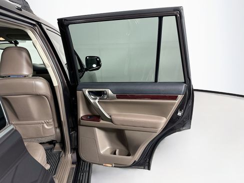 Used 2016 Lexus GX 460 w/ Premium Package AWD/4WD image 32