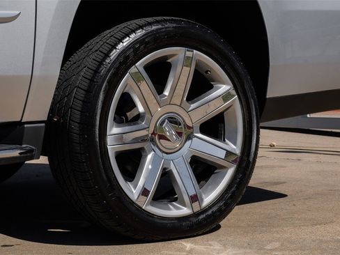 Used 2019 Cadillac Escalade ESV Luxury image 63