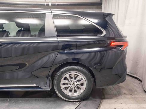 Used 2022 Toyota Sienna LE FWD image 8