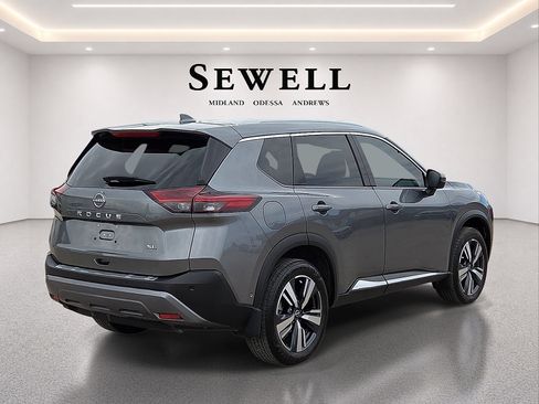 Used 2023 Nissan Rogue SL w/ SL Premium Package FWD image 4