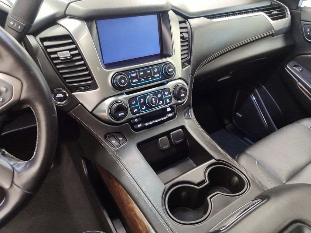 Used 2019 Chevrolet Tahoe LT w/ Luxury Package AWD/4WD image 16