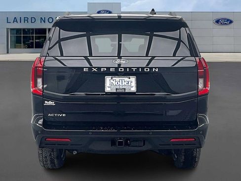 New 2026 Ford Expedition Active image 4