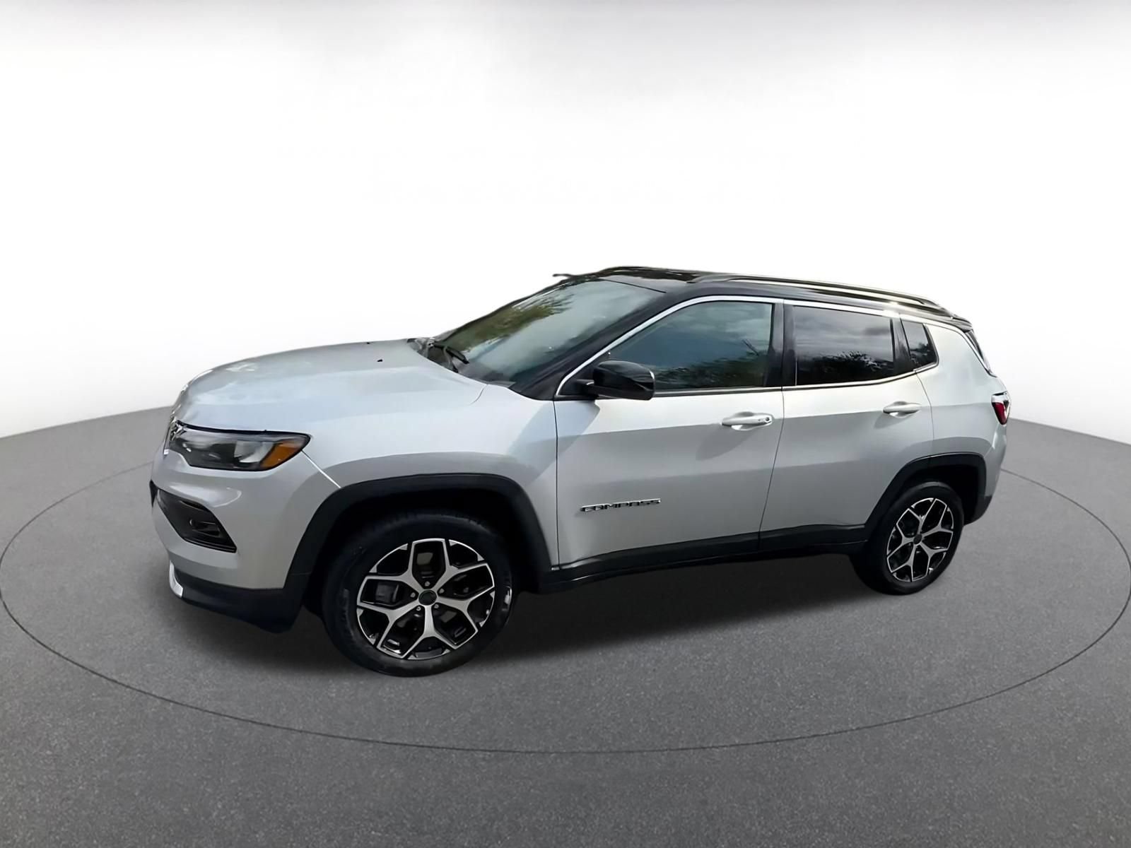 Used 2025 Jeep Compass Limited AWD/4WD image 7