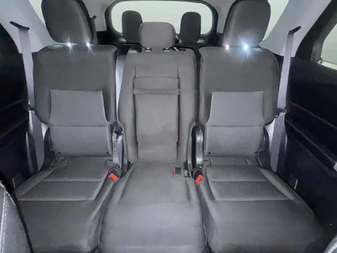 Used 2022 Ford Explorer XLT AWD/4WD image 19