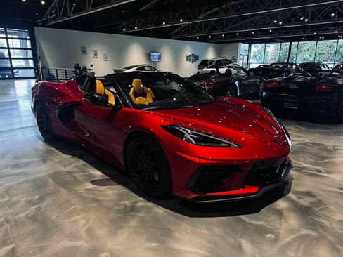 Used 2024 Chevrolet Corvette Stingray Premium Conv w/ Z51 Performance Package RWD image 7