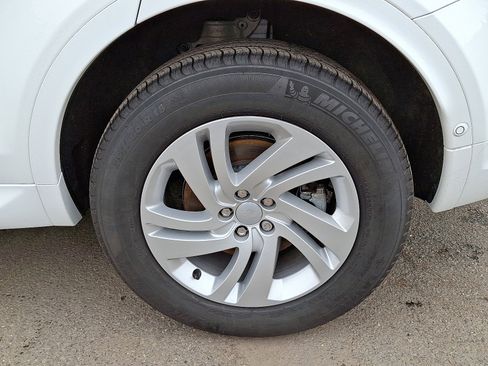 Certified 2024 Land Rover Discovery Sport S image 10