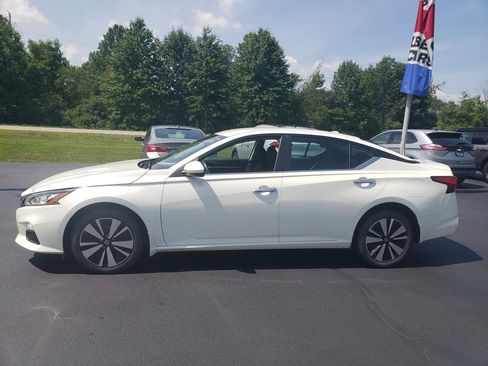 Used 2021 Nissan Altima 2.5 SV AWD/4WD image 4