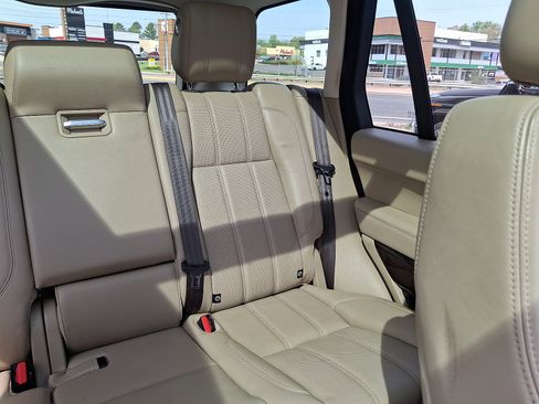 Used 2017 Land Rover Range Rover Supercharged AWD/4WD image 24