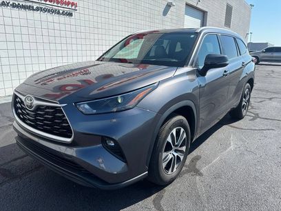 Used 2023 Toyota Highlander XLE
