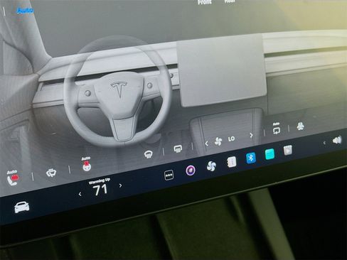 Used 2023 Tesla Model Y Long Range image 11