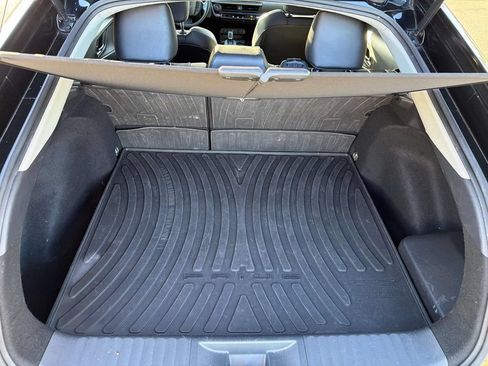 Used 2024 Toyota Prius XLE AWD/4WD image 9