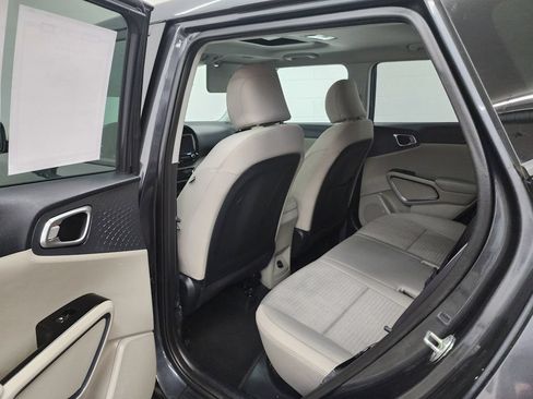 Used 2021 Kia Soul EX FWD image 25