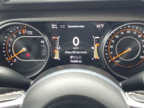 Used 2019 Jeep Wrangler Unlimited Sahara w/ Uconnect 4C Nav & Sound Group AWD/4WD image 16