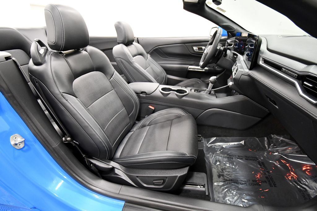 Used 2025 Ford Mustang GT Premium RWD image 15