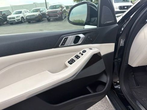 Used 2019 BMW X5 xDrive40i w/ Executive Package AWD/4WD image 8