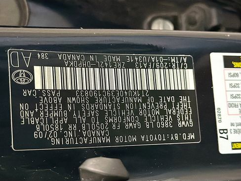 Used 2009 Toyota Matrix FWD image 12