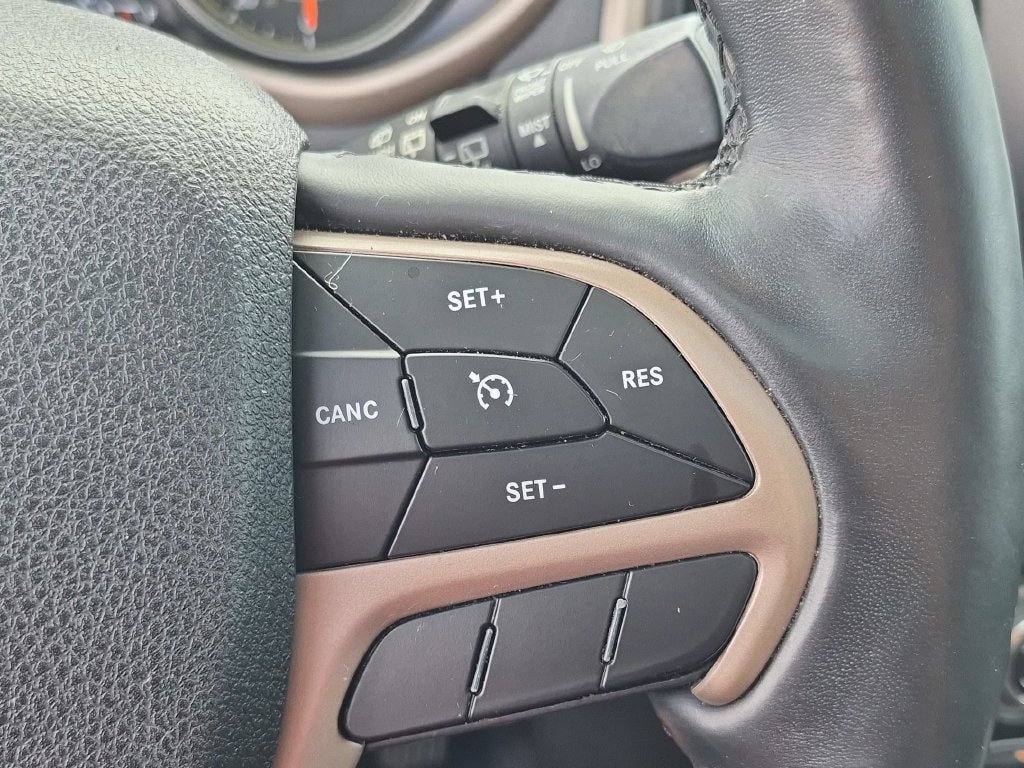 Used 2018 Jeep Cherokee Limited AWD/4WD image 16
