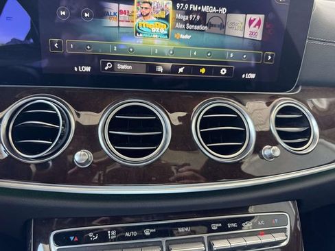 Used 2022 Mercedes-Benz E 350 4MATIC Sedan image 32
