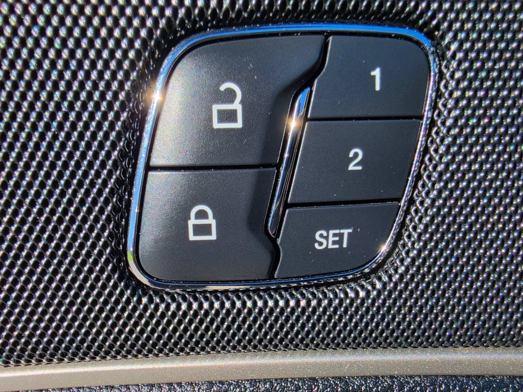 Used 2017 Lincoln MKZ Select w/ Select Plus Package AWD/4WD image 23