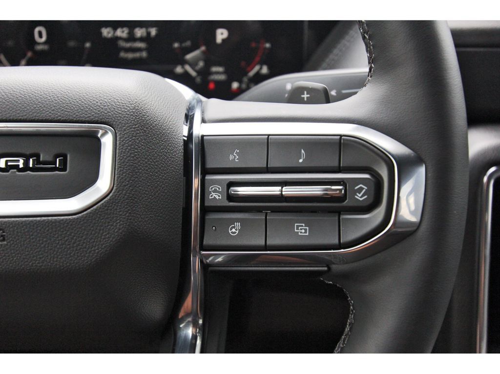Used 2026 GMC Yukon XL Denali w/ Sun & Power Step Package AWD/4WD image 18