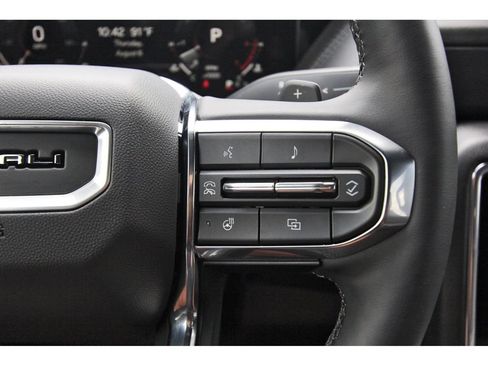 Used 2026 GMC Yukon XL Denali w/ Sun & Power Step Package AWD/4WD image 18