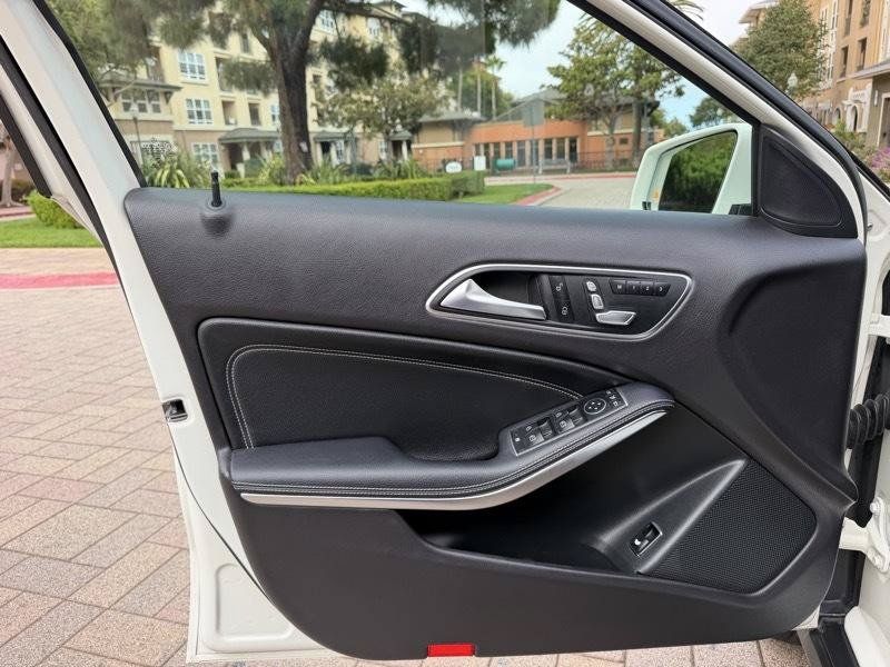 Used 2018 Mercedes-Benz GLA 250 4MATIC image 34