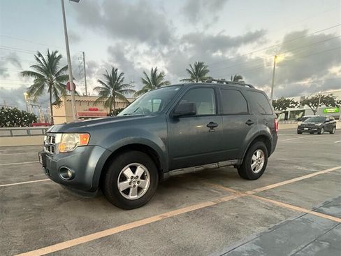 Used 2010 Ford Escape XLT FWD image 1