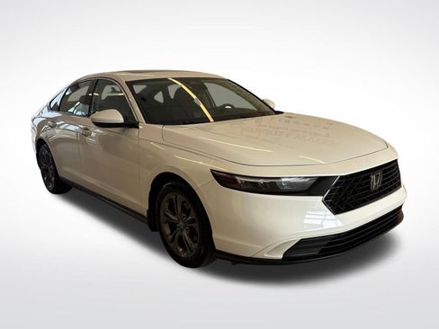 Certified 2023 Honda Accord EX image 4