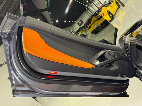 Used 2017 Lamborghini Aventador S image 38