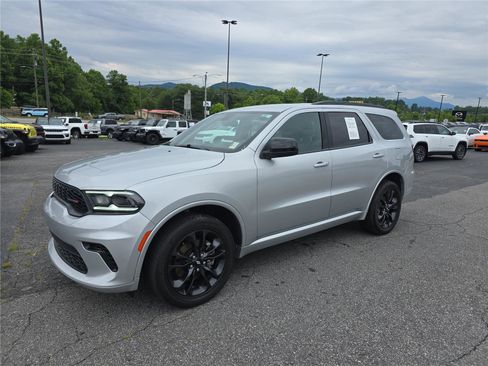 Used 2025 Dodge Durango GT w/ Blacktop Package AWD/4WD image 7