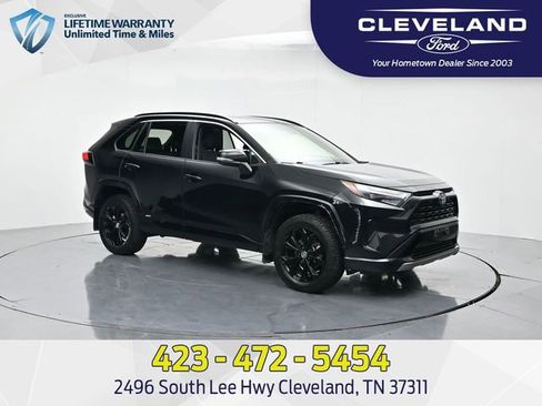 Used 2022 Toyota RAV4 SE image 1