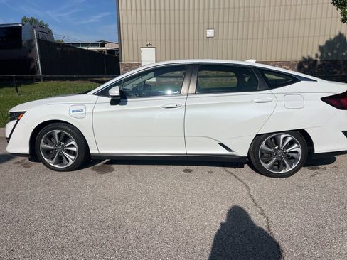 Used 2018 Honda Clarity Touring image 9