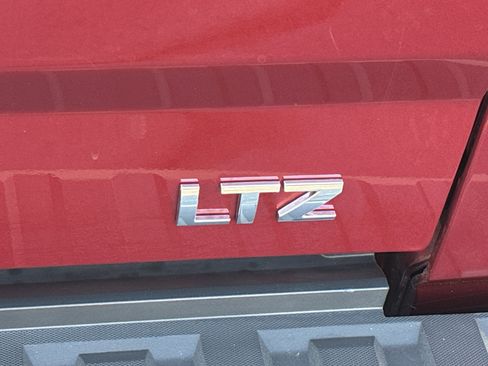 Used 2017 Chevrolet Silverado 1500 LTZ Z71 w/ LTZ Plus Package image 10