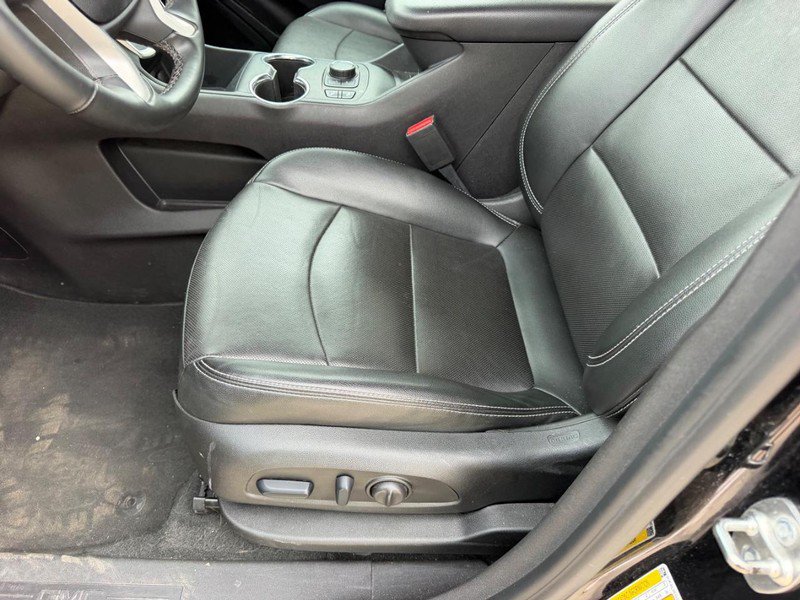 Used 2024 GMC Terrain SLT AWD/4WD image 19
