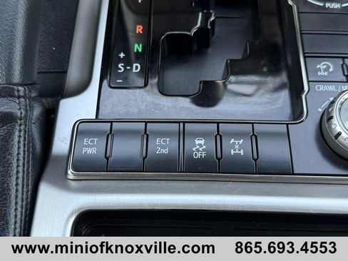 Used 2018 Toyota Land Cruiser AWD/4WD image 26