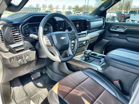 Used 2024 Chevrolet Silverado 1500 High Country w/ High Country Premium Package AWD/4WD image 10