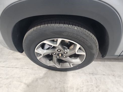 Used 2025 Chevrolet Trax LT image 10