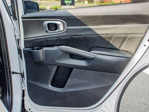 Used 2022 Kia Sorento SX image 20