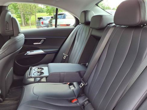 Used 2025 Mercedes-Benz E 350 Sedan image 24