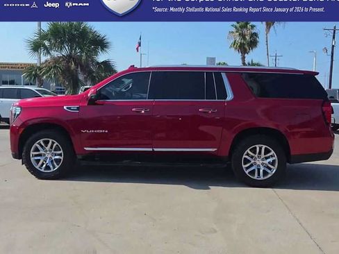 Used 2023 GMC Yukon XL SLT w/ SLT Premium Package RWD image 5