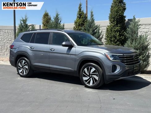 Used 2025 Volkswagen Atlas SE AWD/4WD image 12