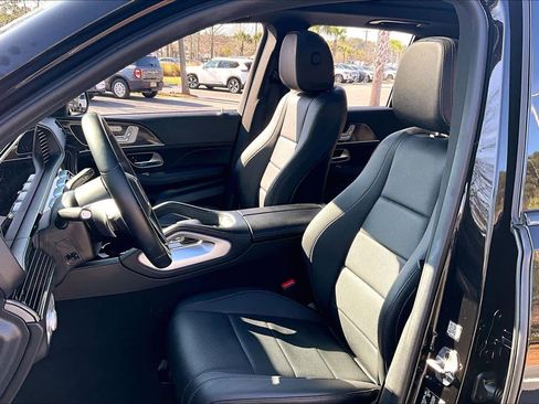 Used 2024 Mercedes-Benz GLE 450 4MATIC w/ AMG Line Exterior image 7