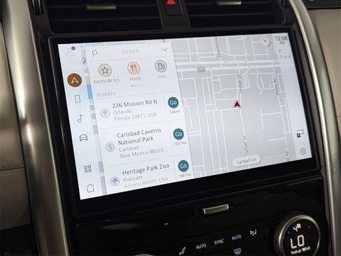 Used 2025 Land Rover Discovery S image 24