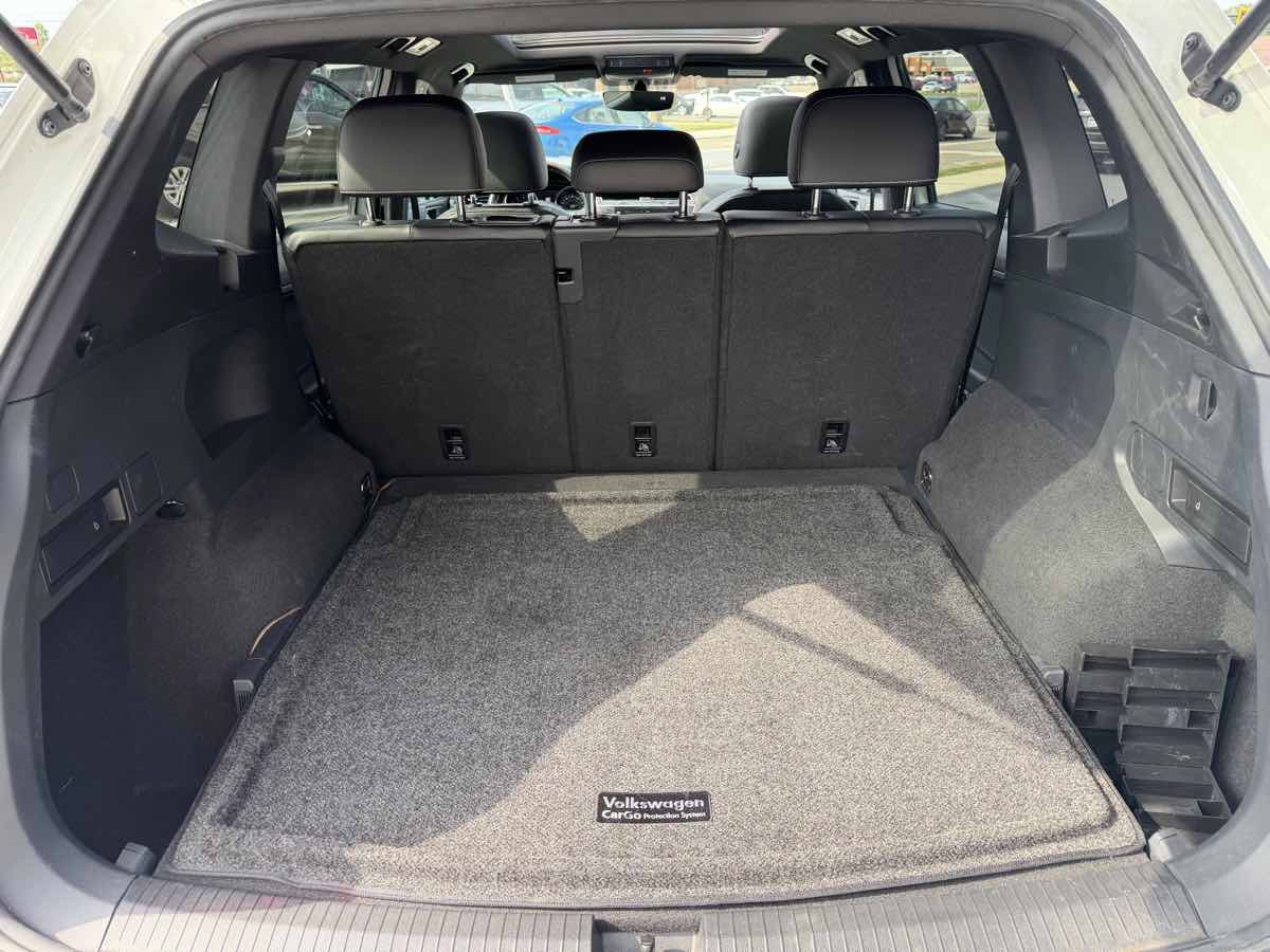 Used 2021 Volkswagen Tiguan SE R-Line AWD/4WD image 16
