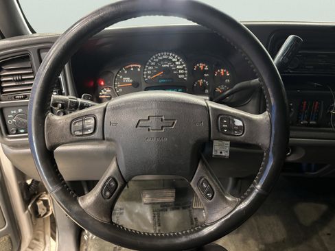 Used 2005 Chevrolet Silverado 2500 LS w/ Heavy-Duty Power Package image 19