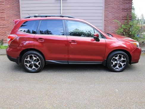 Used 2014 Subaru Forester 2.0XT Touring AWD/4WD image 12