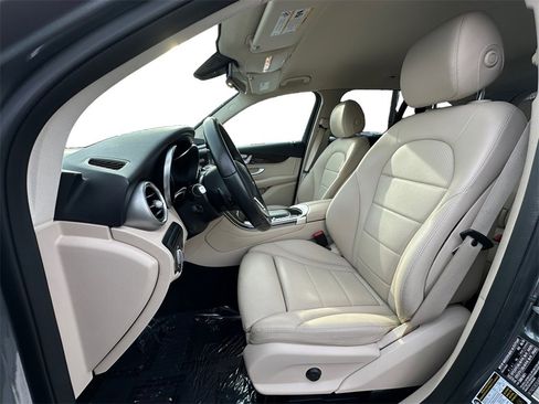Used 2021 Mercedes-Benz GLC 300 image 9