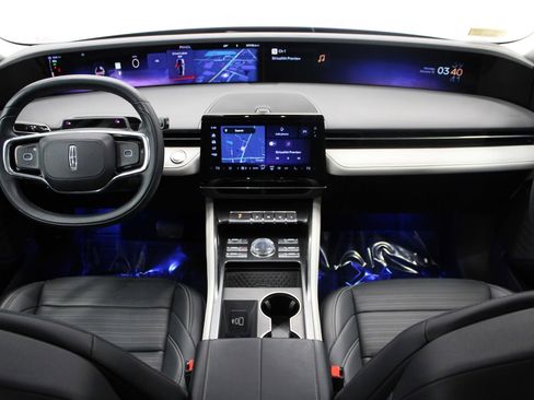 Used 2024 Lincoln Nautilus Reserve image 17