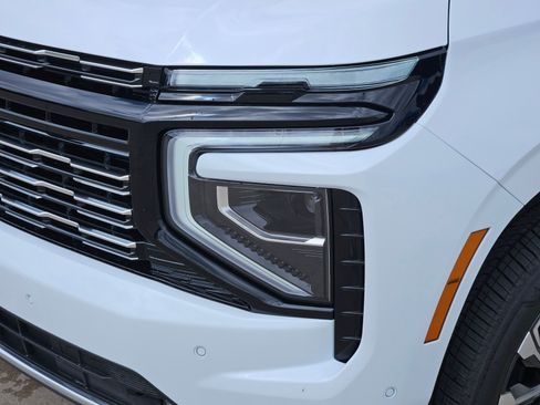 New 2026 Chevrolet Suburban High Country AWD/4WD image 5