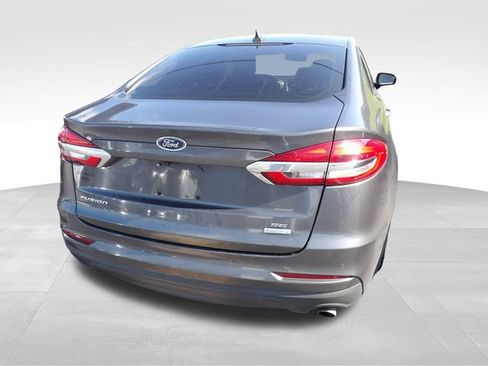 Used 2020 Ford Fusion SE FWD image 12